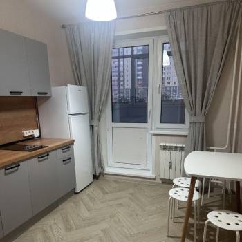 Сдается 1-комнатная квартира, 42 м²