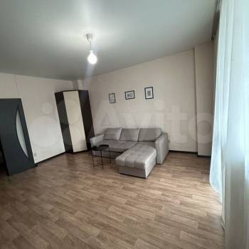 Сдается 1-комнатная квартира, 52 м²