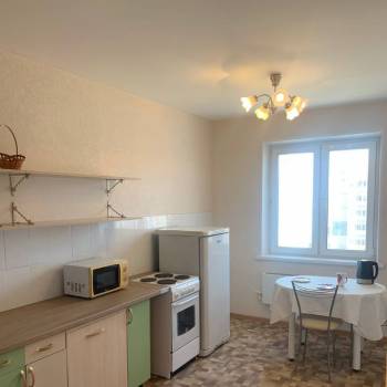 Сдается 1-комнатная квартира, 38 м²
