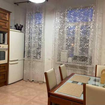 Сдается 1-комнатная квартира, 85 м²