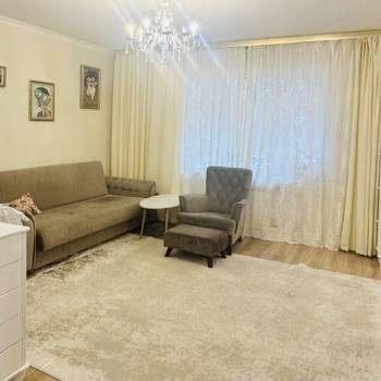Продается Многокомнатная квартира, 81,2 м²