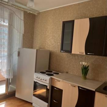 Сдается 1-комнатная квартира, 400 м²