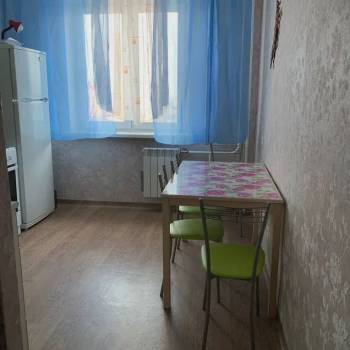 Продается 1-комнатная квартира, 40,7 м²
