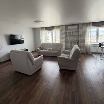 Сдается Многокомнатная квартира, 130 м²