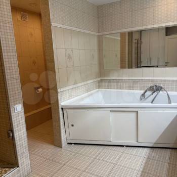 Сдается Многокомнатная квартира, 130 м²