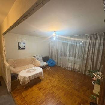 Продается Многокомнатная квартира, 81,8 м²