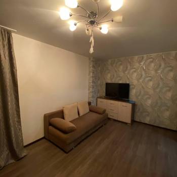 Сдается 1-комнатная квартира, 42 м²