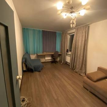 Сдается 1-комнатная квартира, 42 м²