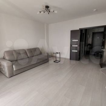 Сдается 1-комнатная квартира, 53 м²
