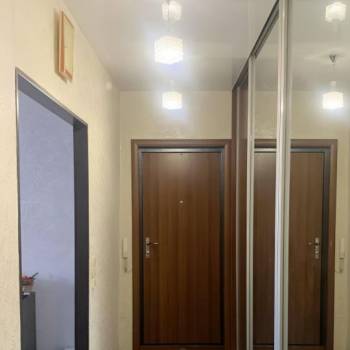 Продается Многокомнатная квартира, 75,7 м²