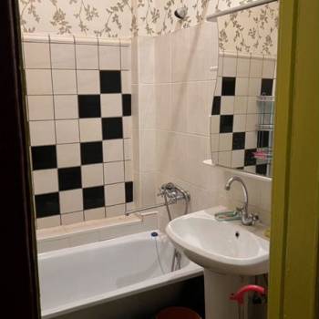 Продается Многокомнатная квартира, 90 м²
