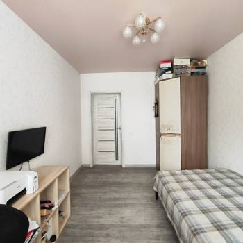 Продается 3-х комнатная квартира, 57 м²