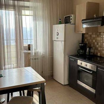 Сдается 1-комнатная квартира, 40 м²