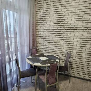 Сдается 1-комнатная квартира, 42 м²