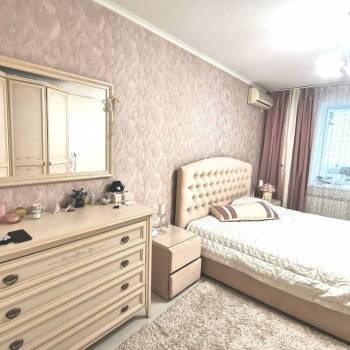 Продается Многокомнатная квартира, 110 м²