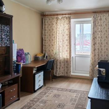 Продается Многокомнатная квартира, 83 м²