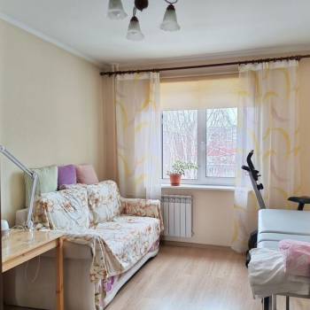 Продается Многокомнатная квартира, 83 м²