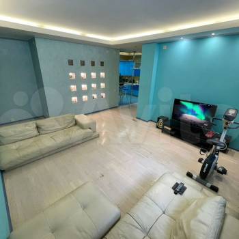 Продается Многокомнатная квартира, 141,6 м²