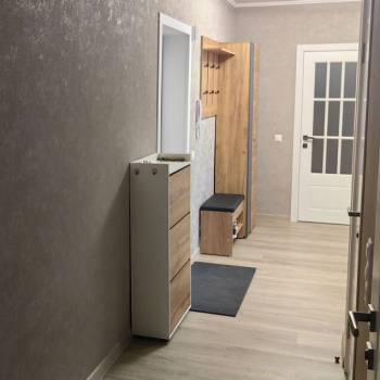 Сдается 2-х комнатная квартира, 75 м²