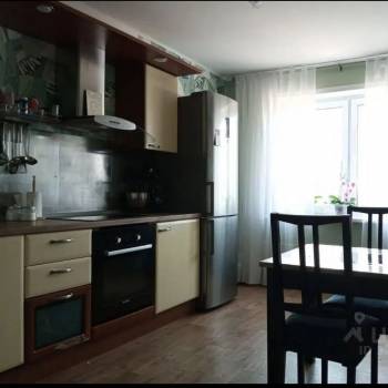 Продается 1-комнатная квартира, 97,37 м²