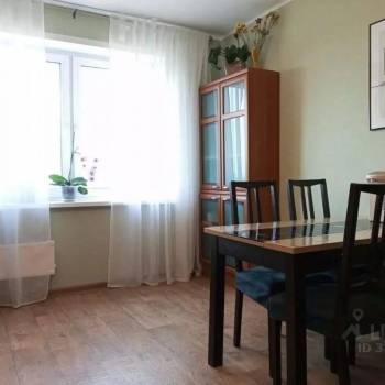 Продается 1-комнатная квартира, 97,37 м²