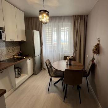 Продается 1-комнатная квартира, 40,4 м²