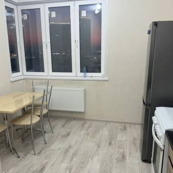 Сдается 1-комнатная квартира, 43 м²