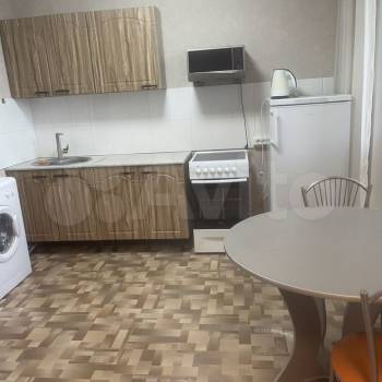 Сдается 1-комнатная квартира, 38 м²
