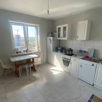Продается 1-комнатная квартира, 39 м²