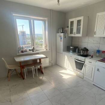 Продается 1-комнатная квартира, 39 м²