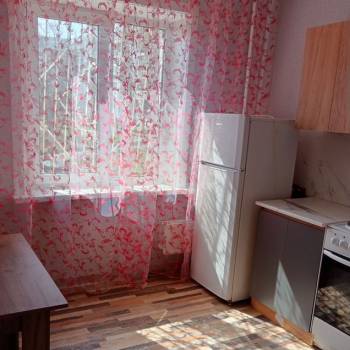Сдается 1-комнатная квартира, 42 м²