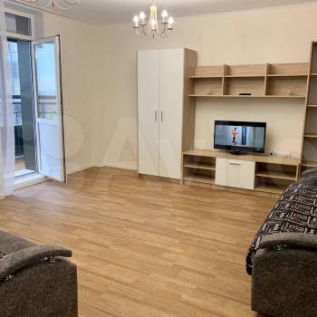 Сдается 2-х комнатная квартира, 70 м²