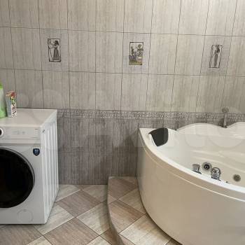 Сдается 1-комнатная квартира, 65 м²