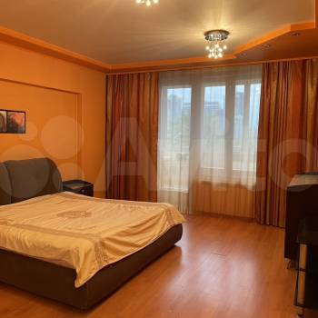 Сдается 1-комнатная квартира, 65 м²