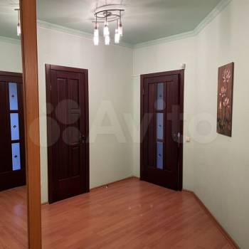 Сдается 1-комнатная квартира, 65 м²
