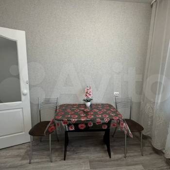 Сдается 1-комнатная квартира, 40 м²