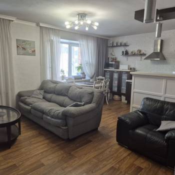 Продается 3-х комнатная квартира, 107 м²