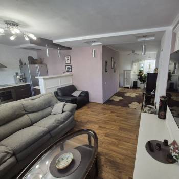 Продается 3-х комнатная квартира, 107 м²