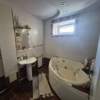 Продается 3-х комнатная квартира, 107 м²