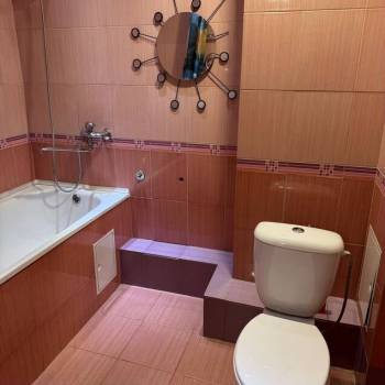 Продается 1-комнатная квартира, 42 м²
