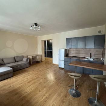 Продается 1-комнатная квартира, 42 м²