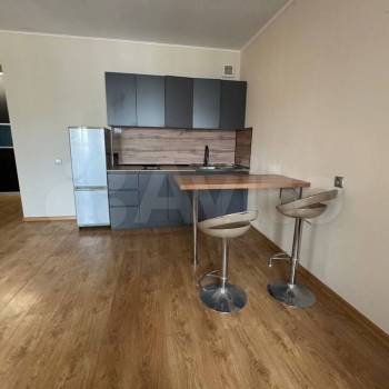 Продается 1-комнатная квартира, 42 м²