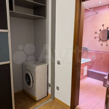 Продается 1-комнатная квартира, 42 м²