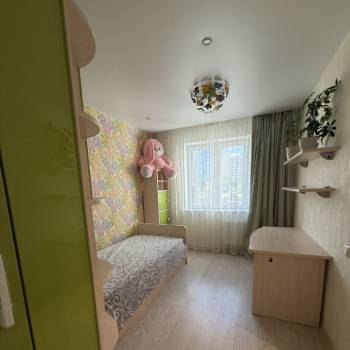 Сдается Многокомнатная квартира, 60 м²