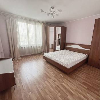 Сдается 2-х комнатная квартира, 92 м²