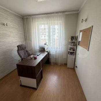 Продается Многокомнатная квартира, 82 м²