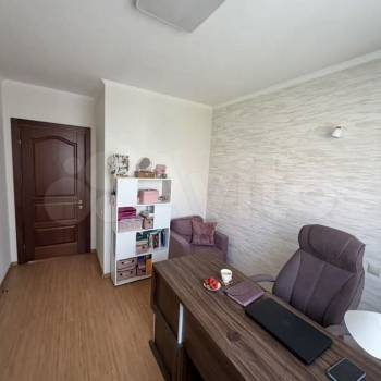 Продается Многокомнатная квартира, 82 м²