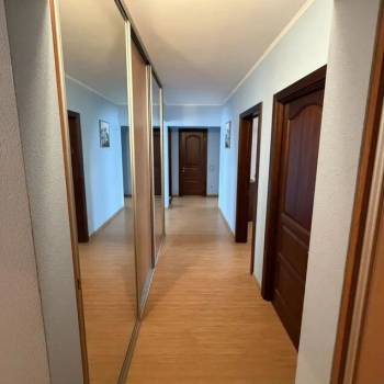 Продается Многокомнатная квартира, 82 м²