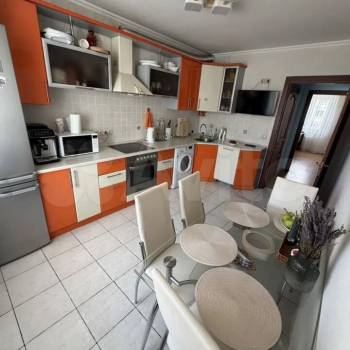 Продается Многокомнатная квартира, 82 м²