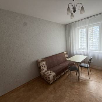 Сдается 1-комнатная квартира, 39 м²